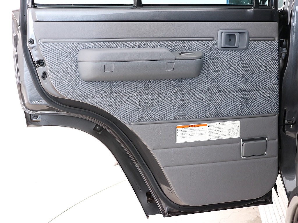 左後ろドアトリム！