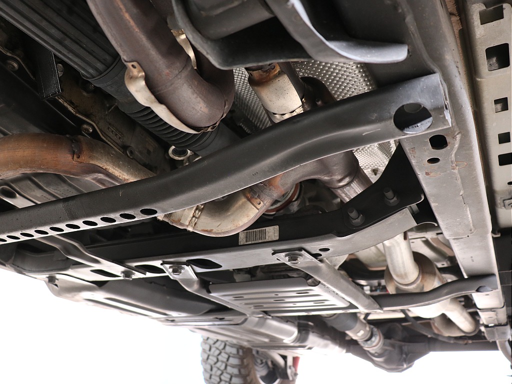 JEEPといえば堅牢なラダーフレームに屈強な足回りも健在！