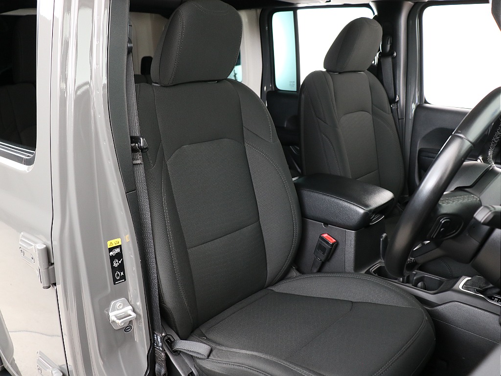 運転席シートも綺麗に保たれている印象です！大事に使用していたことが伺えますね！