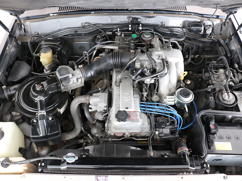 4.5Lのハイパワーエンジン！どんな悪路でも活躍してくれる最高のエンジンです！