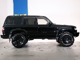 サイドステップ付きのお車になります！乗り降り簡単にできます！