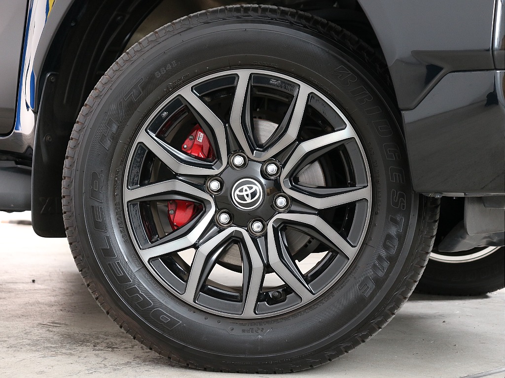 GR専用18インチAWにBRIDGESTONE　DUELERタイヤ装着済み！