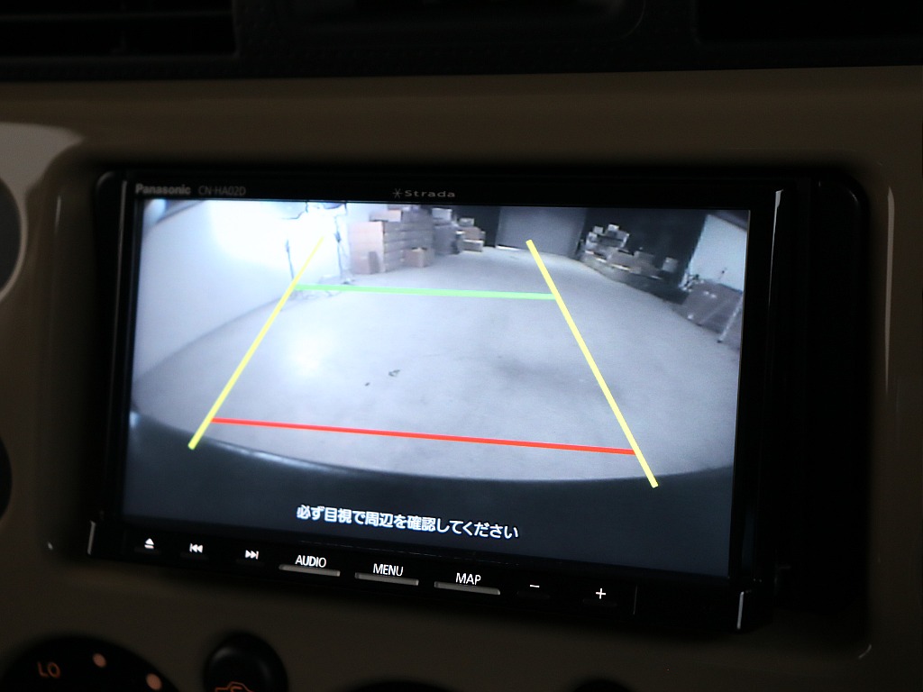バックカメラと連動で車庫入れもラクラク！