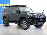 ブラックボディーにライトカスタムを多数施工！