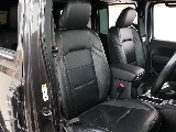 革シートのこの高級感がたまりませんね♪
