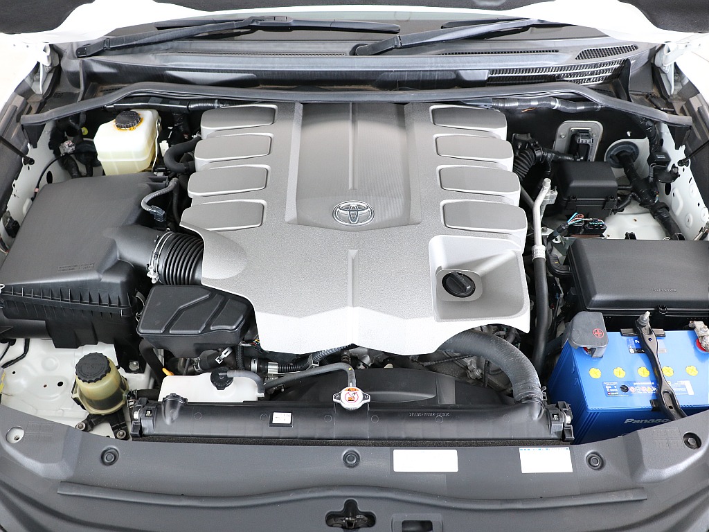4600㏄のハイパワーV8エンジン！このお車に乗ったら楽しいに違いないお車です！