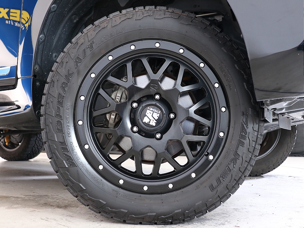 XTREME‐JのXJ04ホイールにFALKEN　WILDPEAKのATタイヤ（285/55R20）がインストール！
