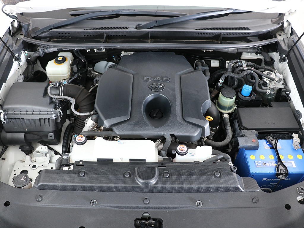 なななんと！今回は2.8Lクリーンディーゼルのお車です♪