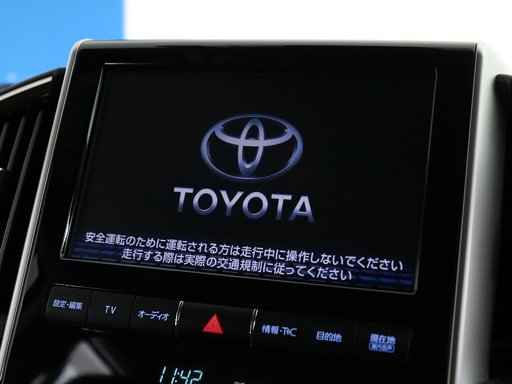 純正9インチSDナビを装着済み使い勝手も抜群です！
