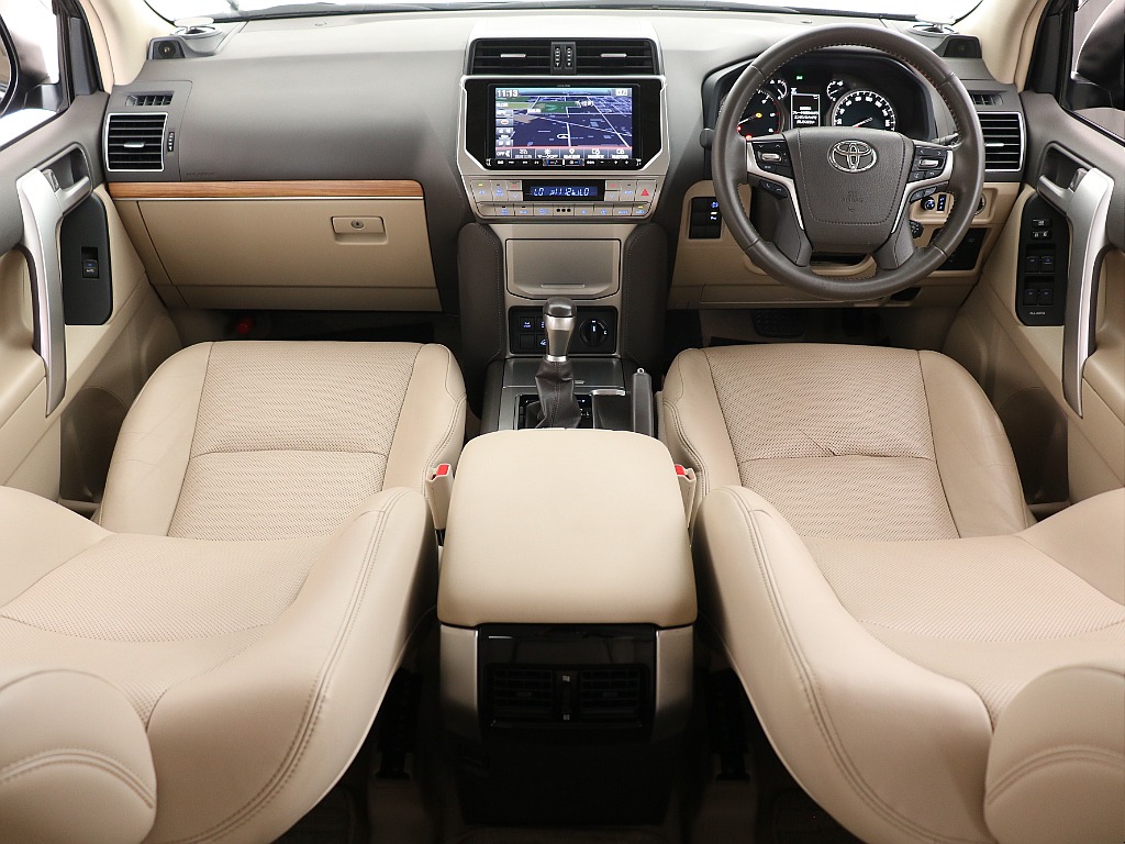 シートはベンチレーション付きのお車です！