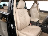 １列目はパワーシート付きのお車です！快適装備も充実しております！