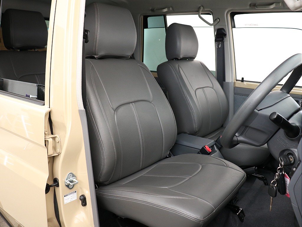 トヨタ&nbsp;ランドクルーザー70&nbsp;70 5ドア4.0 4WD&nbsp;&nbsp;千葉県の詳細画像&nbsp;その5