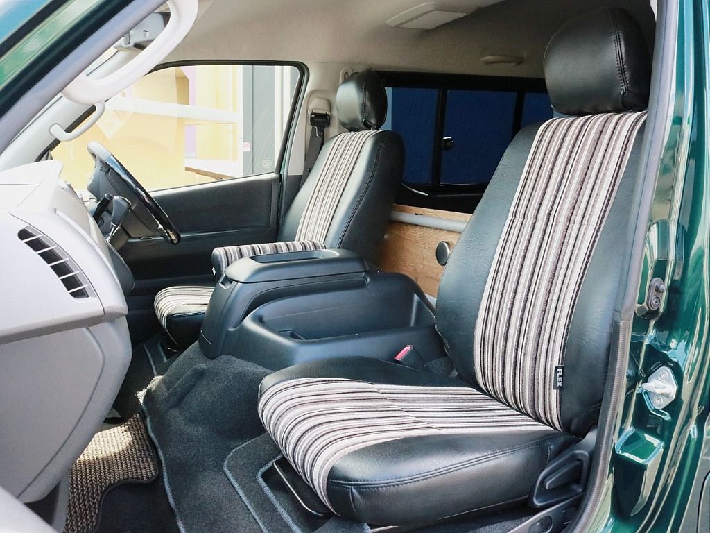 FLEXオリジナル ファブリックシートカバーが設置されています。リノカの雰囲気にとても合ったシートカバーです。
