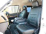 FLEXオリジナル　レザー調シートカバーを装着済み！　車内の高級感を演出すると共に純正シートの保護効果も期待出来ます。