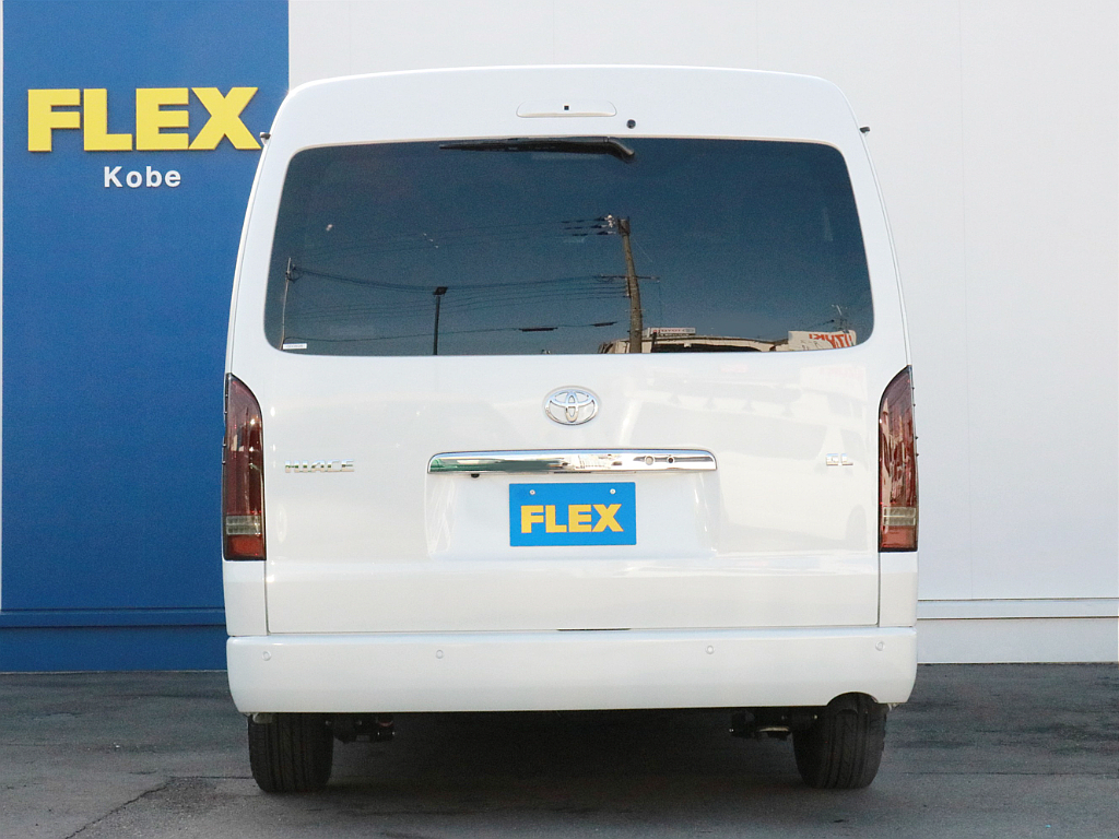 ハイエースをお探しならFLEX神戸店へ！　神戸店の展示車両は勿論、全国のFLEXが保有するハイエースの中から貴方にぴったりの一台をお探し致します！