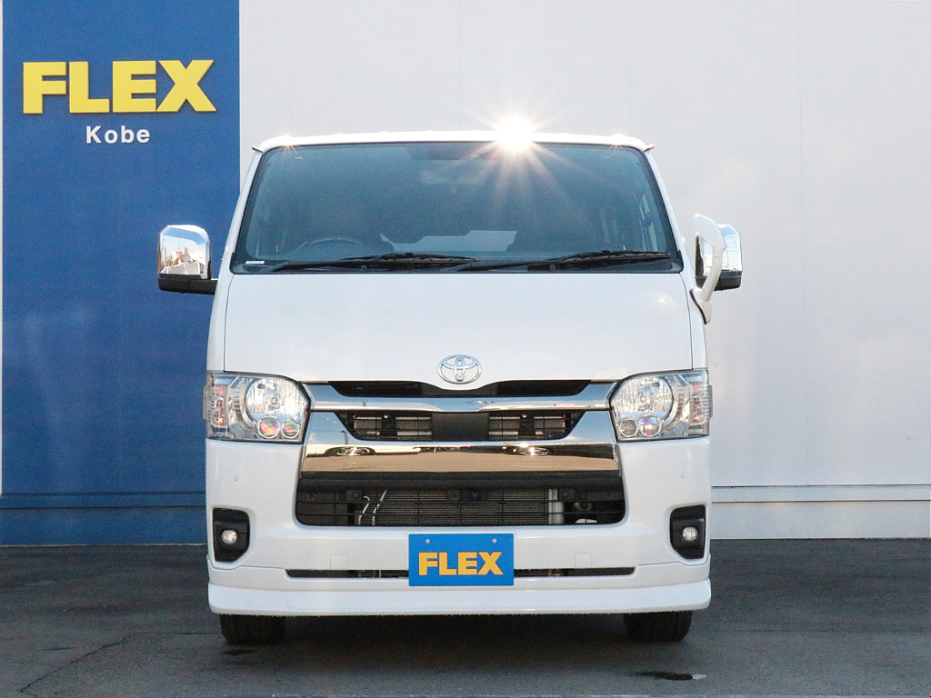 FLEXシートアレンジVer4を施工したハイエースVでお出かけしましょう！　新車不足＆シートアレンジ施工には時間がかかる為、現車のある今がチャンス！　ご来店お問い合わせは神戸店まで！　お早めに！