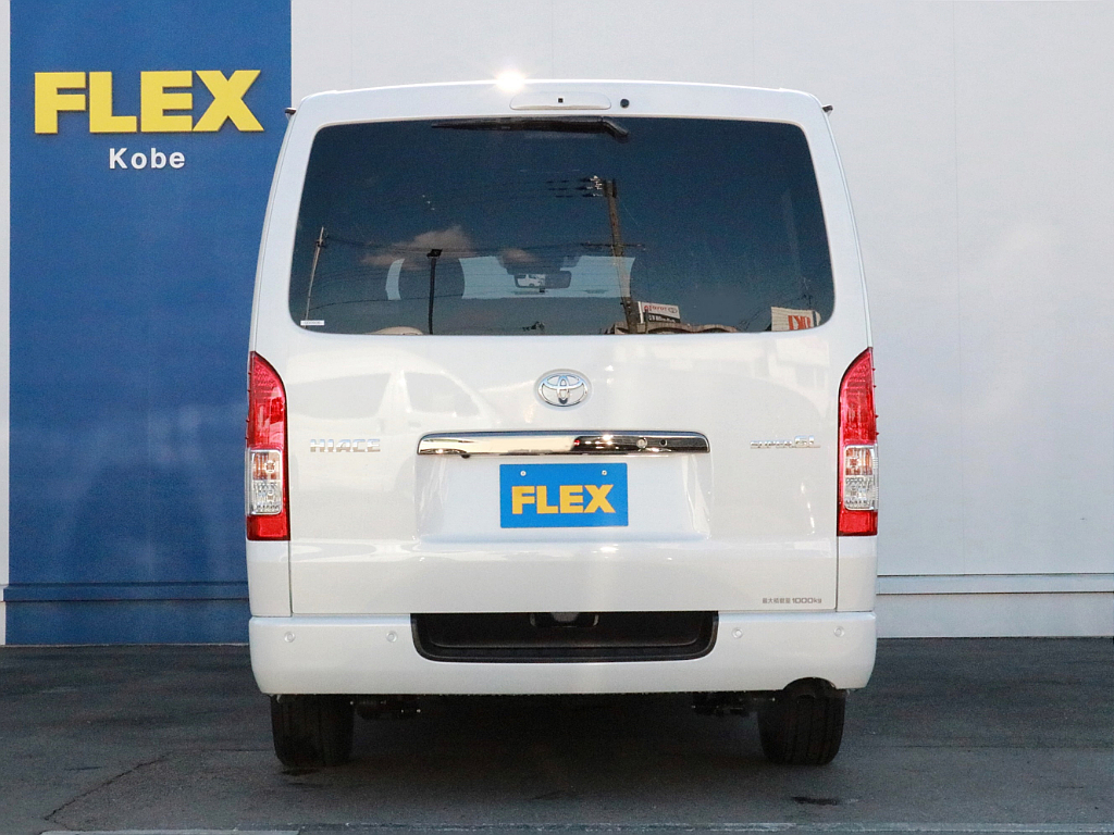 ハイエースをお探しならFLEX神戸店へ！　神戸店の展示車両は勿論、全国のFLEXが保有するハイエースの中から貴方にぴったりの一台をお探し致します！