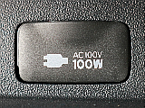 あると便利なAC100V電源も設置されています。携帯電話等のモバイル端末の充電などにご活用頂けます。