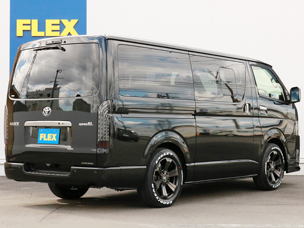 ハイエースの事なら専門店のFLEXハイエース神戸店へ！　新車中古車販売は勿論、経費が使えるリースやローンを使った販売など新たなハイエースライフを始めるお手伝いを致します！