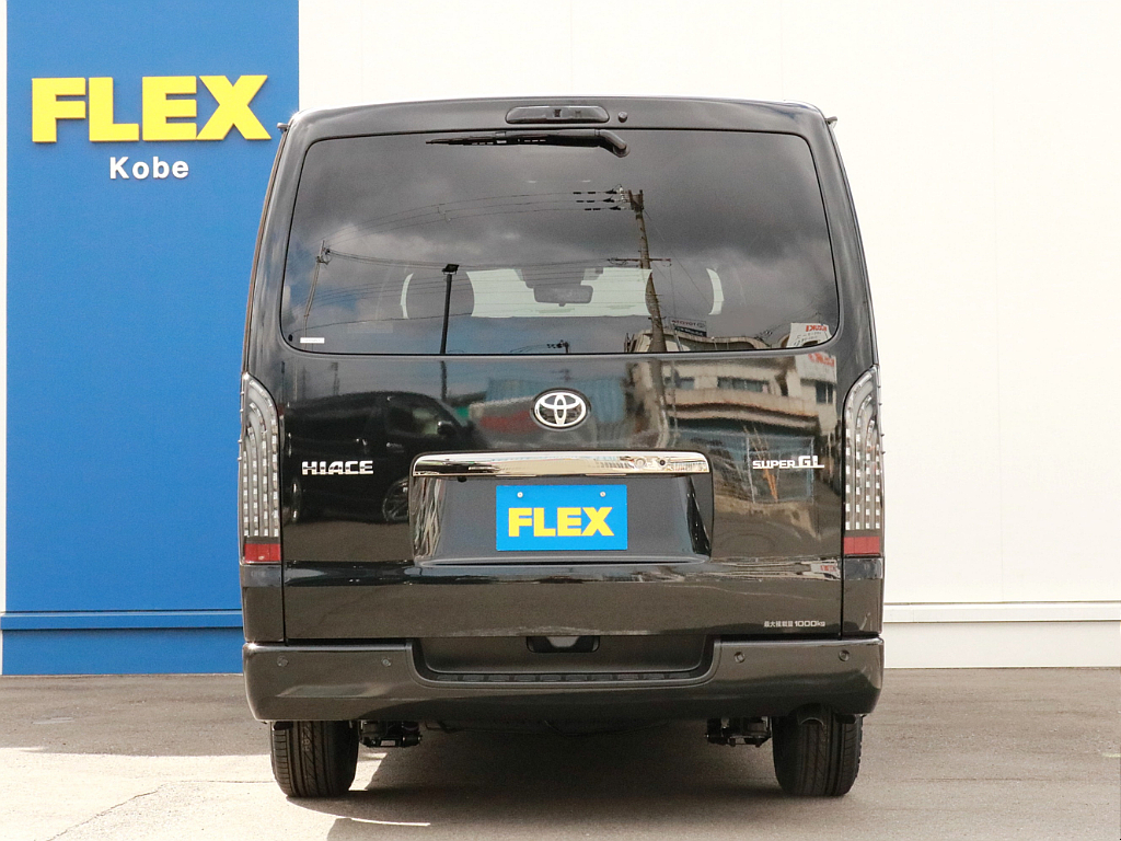 ハイエースをお探しならFLEX神戸店へ！　神戸店の展示車両は勿論、全国のFLEXが保有するハイエースの中から貴方にぴったりの一台をお探し致します！