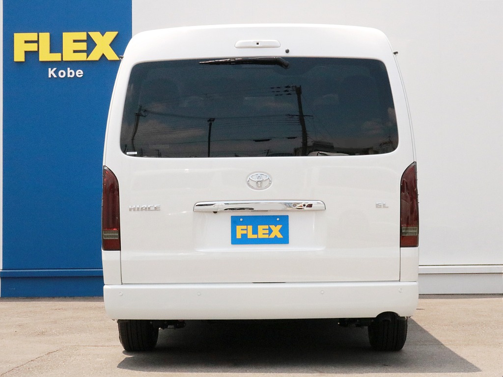 ハイエースをお探しならFLEX神戸店へ！　神戸店の展示車両は勿論、全国のFLEXが保有するハイエースの中から貴方にぴったりの一台をお探しします。