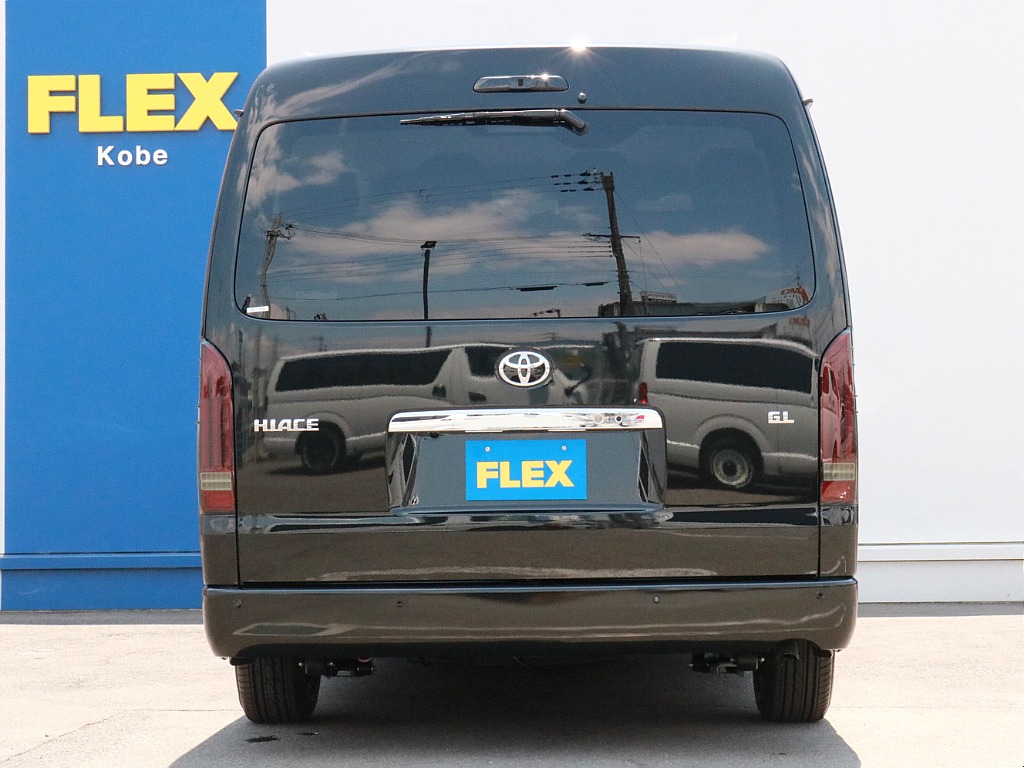 ハイエースをお探しならFLEX神戸店へ！　神戸店の展示車両は勿論、全国のFLEXが保有するハイエースの中から貴方にぴったりの一台をお探しします。