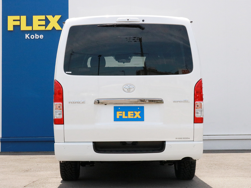 ハイエースをお探しならFLEX神戸店へ！　神戸店の展示車両は勿論、全国のFLEXが保有するハイエースの中から貴方にぴったりの一台をお探し致します！
