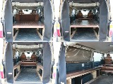 リアハッチを開くと荷室スペースにはシートカバー同様ブラウンのベッドキットを搭載し、車中泊にも対応しています！　床張り施工済みで、床面がとても安定し、水拭き可能なのでお手入れも楽になりました。