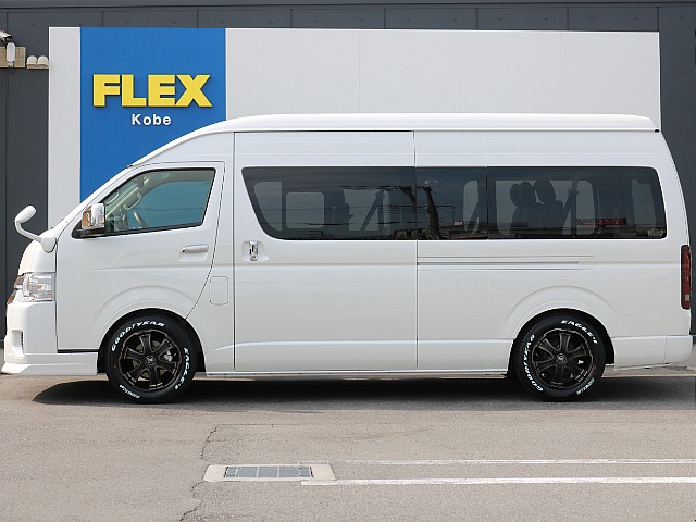 ハイエースをお探しならFLEXハイエース神戸店へ！　神戸店の展示車両は勿論、全国のFLEXが保有するハイエースの中から貴方にぴったりの一台をお探し致します！