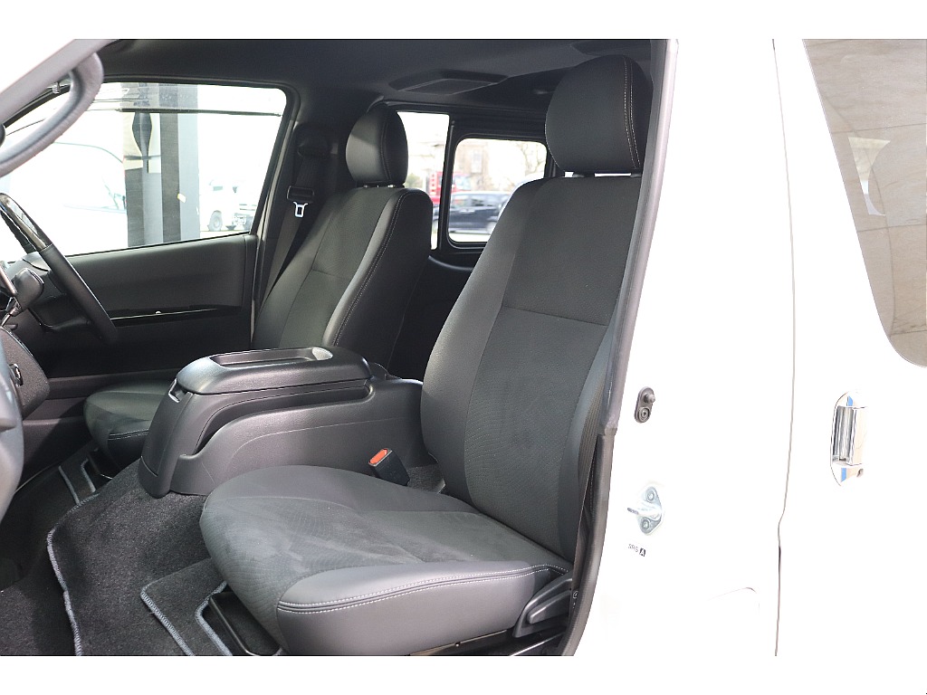 トヨタ ハイエースバン(42枚目)