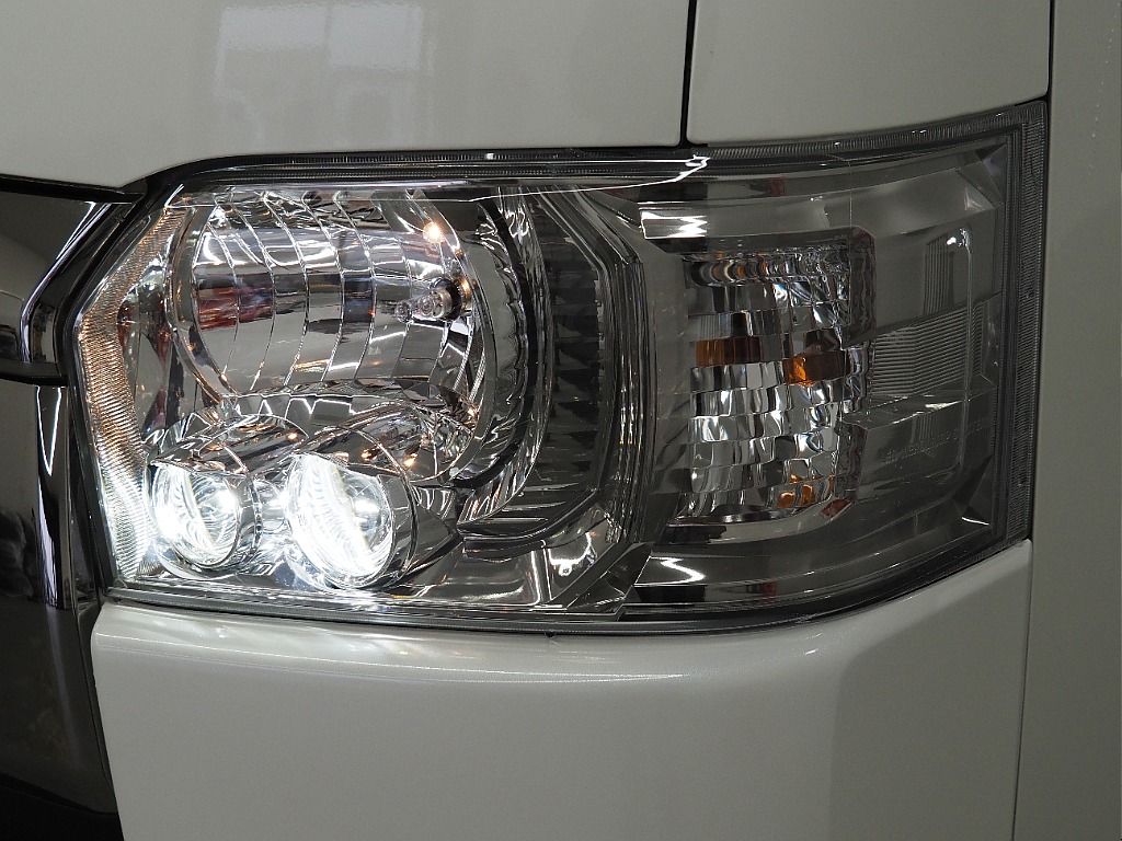 【R6年ハイエースVダークプライムⅡディーゼル４WD・パナ１０インチナビ】両側パワスラ・サイドバー【全国納車可能】