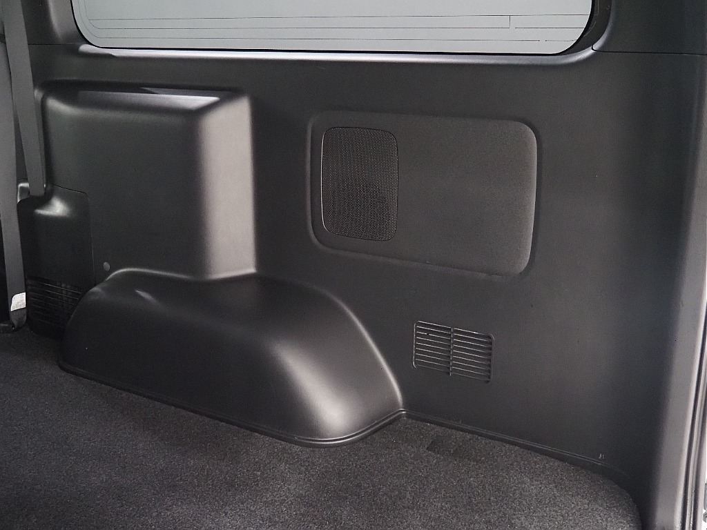 【R6年ハイエースVダークプライムⅡディーゼル４WD・パナ１０インチナビ】両側パワスラ・サイドバー【全国納車可能】