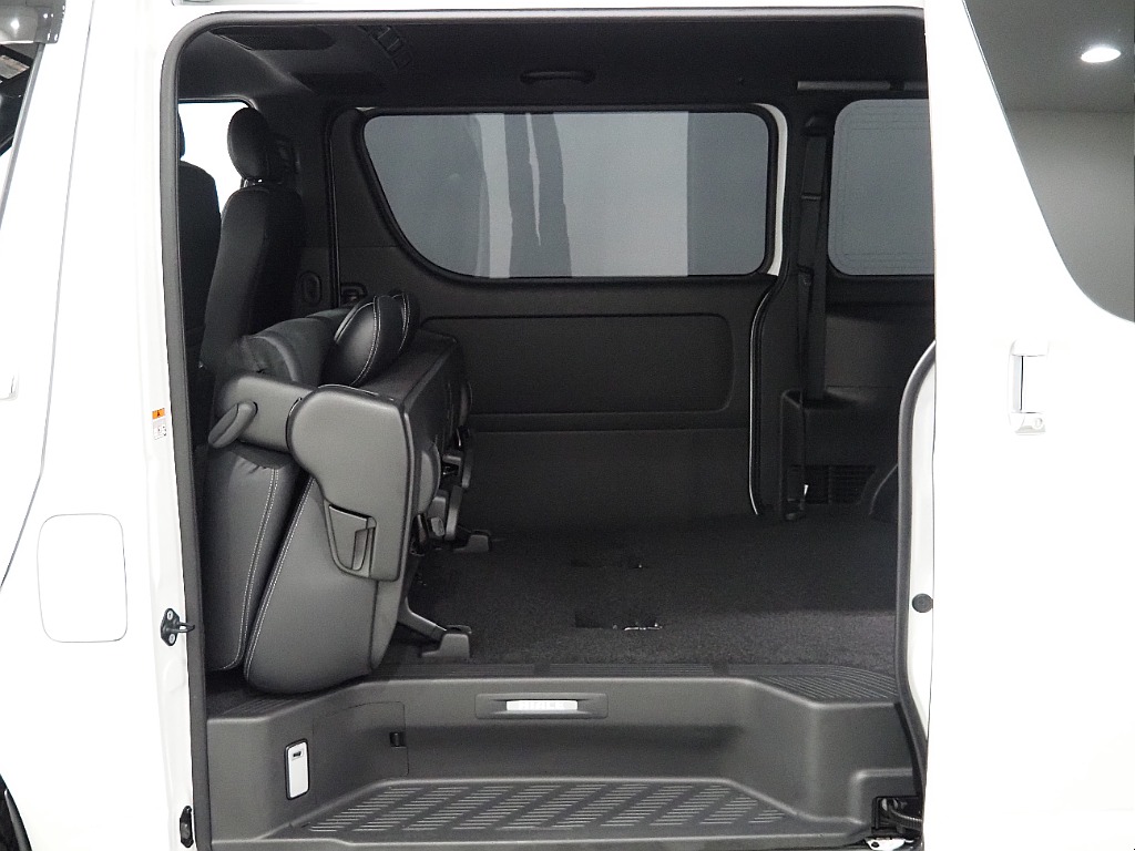 【R6年ハイエースVダークプライムⅡディーゼル４WD・パナ１０インチナビ】両側パワスラ・サイドバー【全国納車可能】