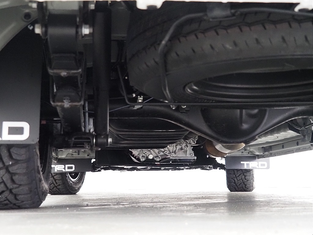 【R6年ハイエースVダークプライムⅡディーゼル４WD・パナ１０インチナビ】両側パワスラ・サイドバー【全国納車可能】