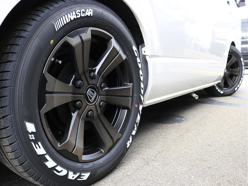 オリジナルカラーバルベロ１７インチアルミホイール