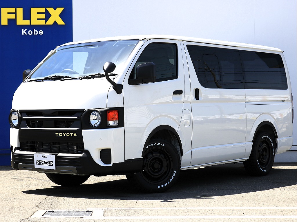 新車ハイエースＤＸガソリン２ＷＤカスタム車両の入庫