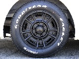 定番のナスカータイヤを装着