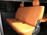 大人３人乗車可能なリアシート