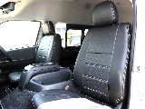 全席ブラックシートカバーを装着