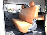 大人３人乗車可能なリアシート