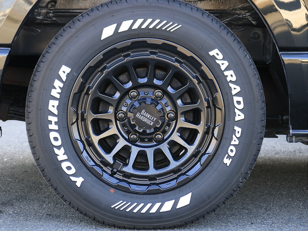 YOKOHAMA　ＰＡＲＡＤＡタイヤ