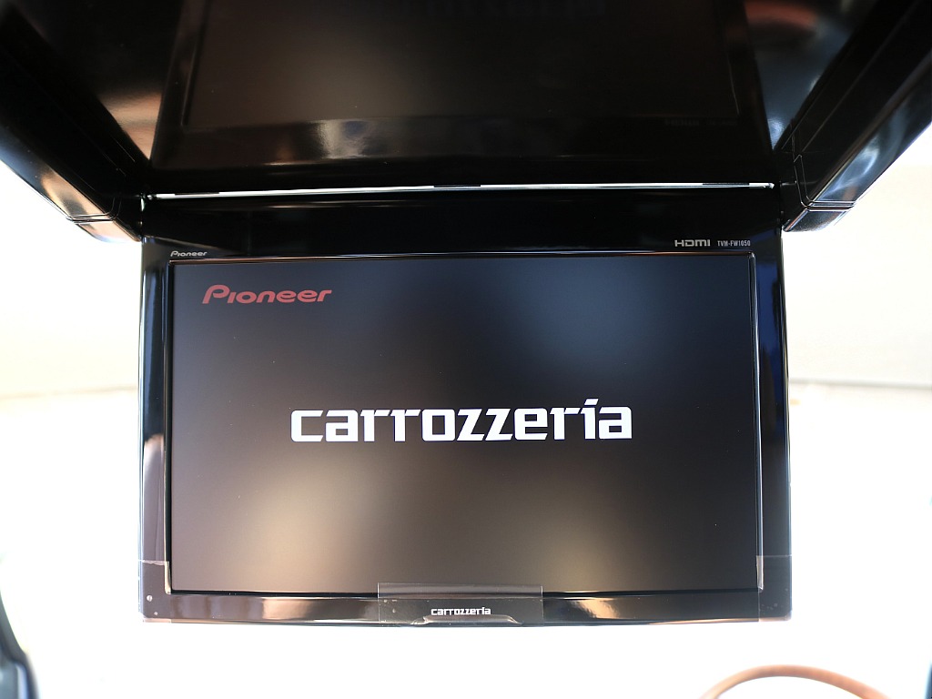 カロッツェリア製フリップダウンモニター
