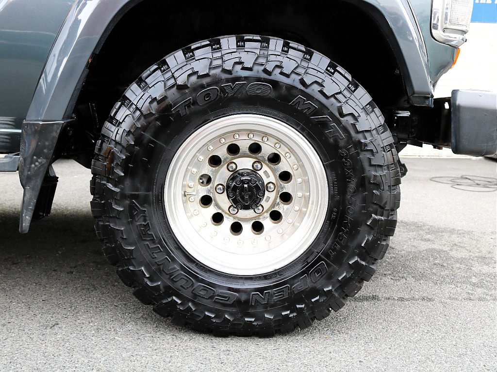 トヨタ ランドクルーザー60(3枚目)