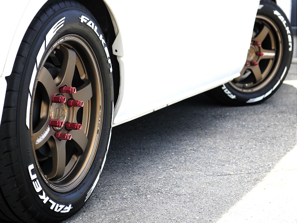 ファルケンタイヤを装着