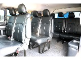 大人１０人乗車可能