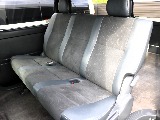 大人３人乗車可能なリアシート