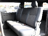 大人３人乗車可能なリアシート