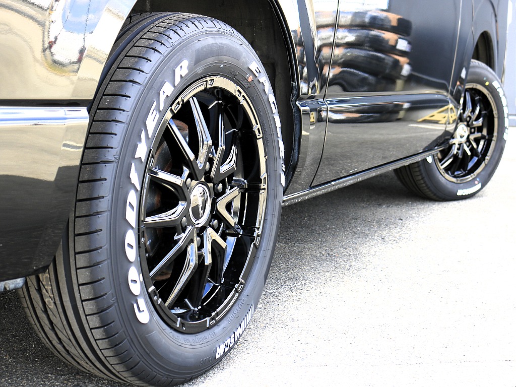 定番のナスカータイヤを装着