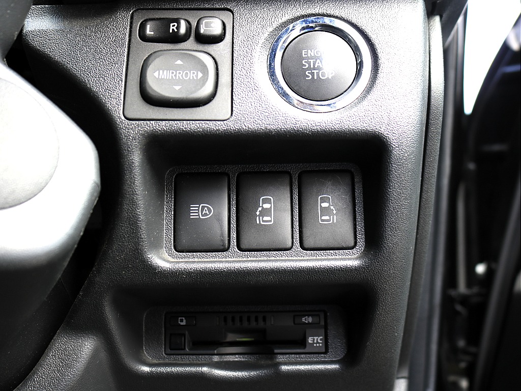 メーカーオプション両側パワースライドドア
