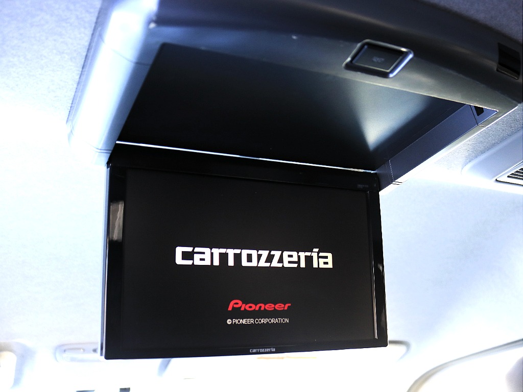 カロッツェリア製フリップダウンモニター